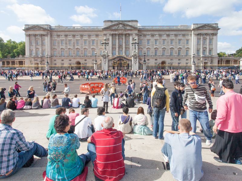 Der Londoner Buckingham Palast ist eine beliebte Sehenswürdigkeit