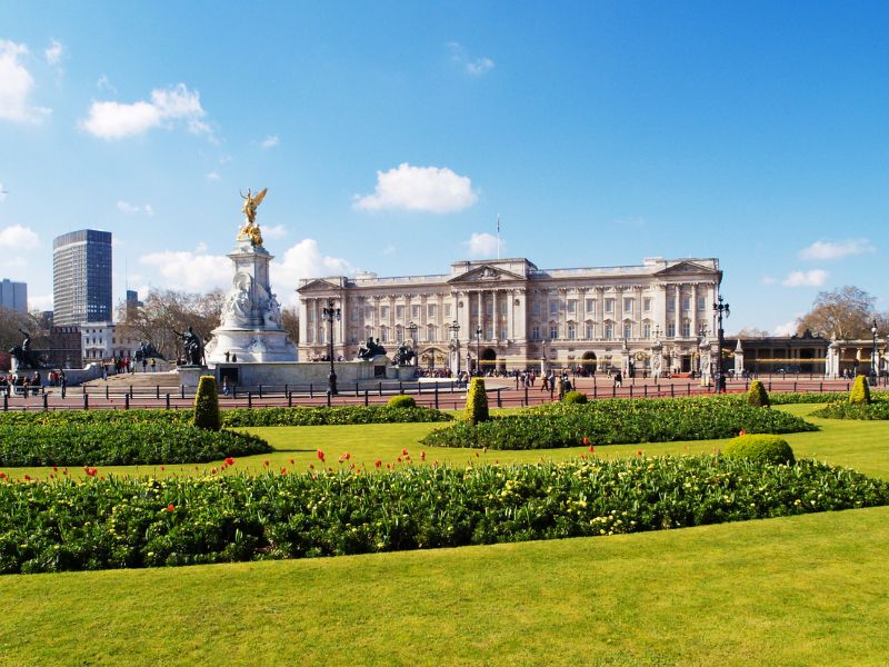 Die Gärten rund um den Buckingham Palast von London