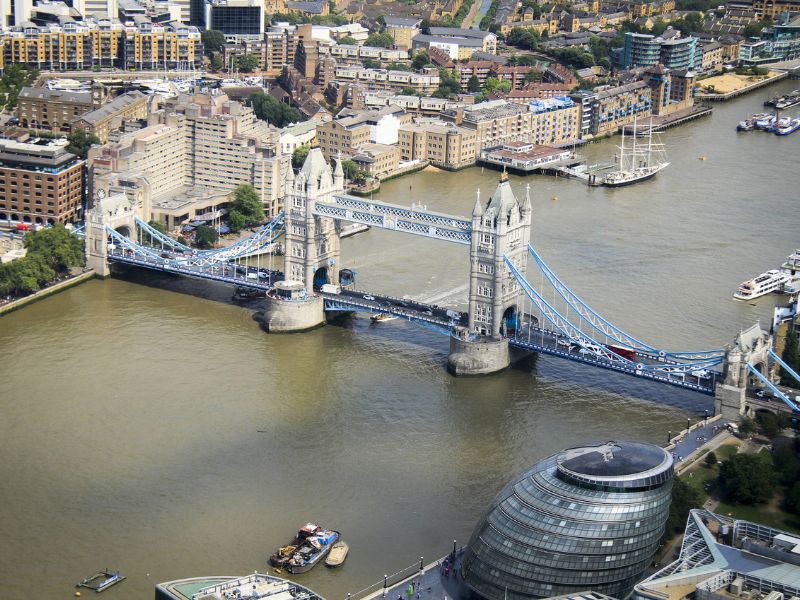 Wahrzeichen Londons ist die Brücke Tower Bridge