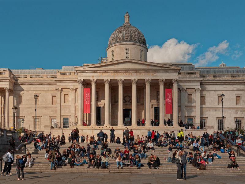 Außenansicht des Kunstmuseums National Gallery am Trafalgar Square