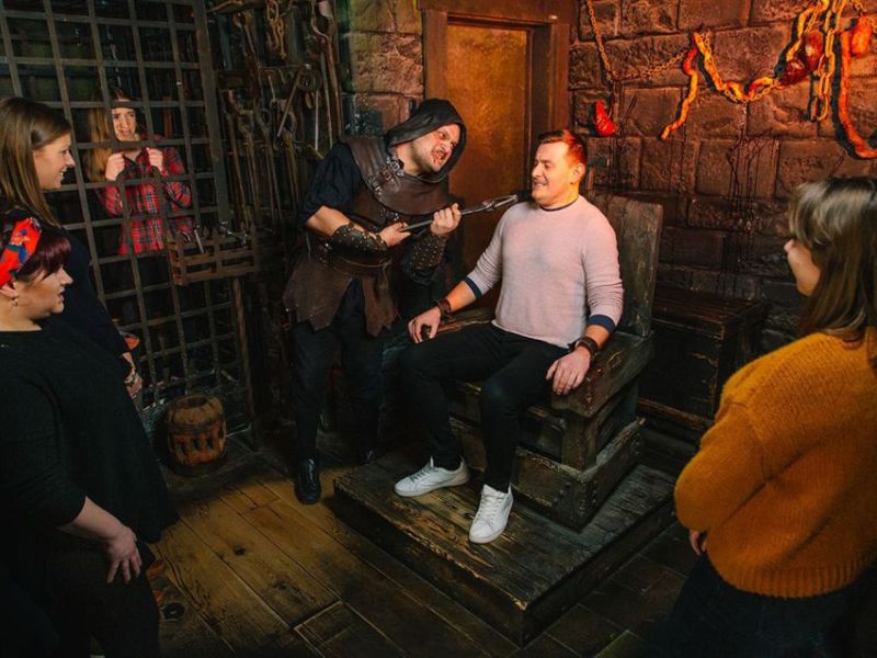 Gefangen genommener Besucher im London Dungeon