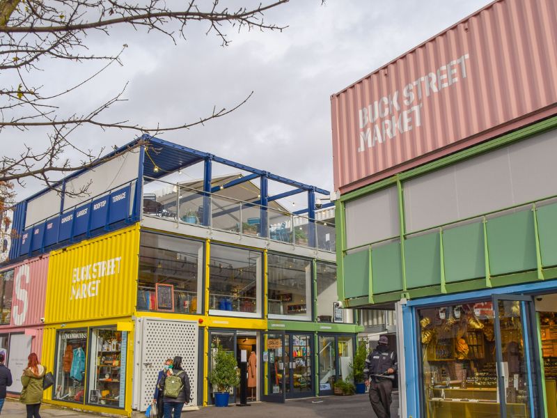 Shops des Buck Street Market in London