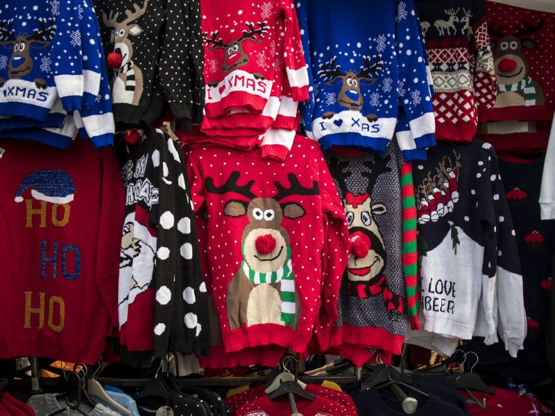Beliebt zur Weihnachtszeit sind Christmas Pullover