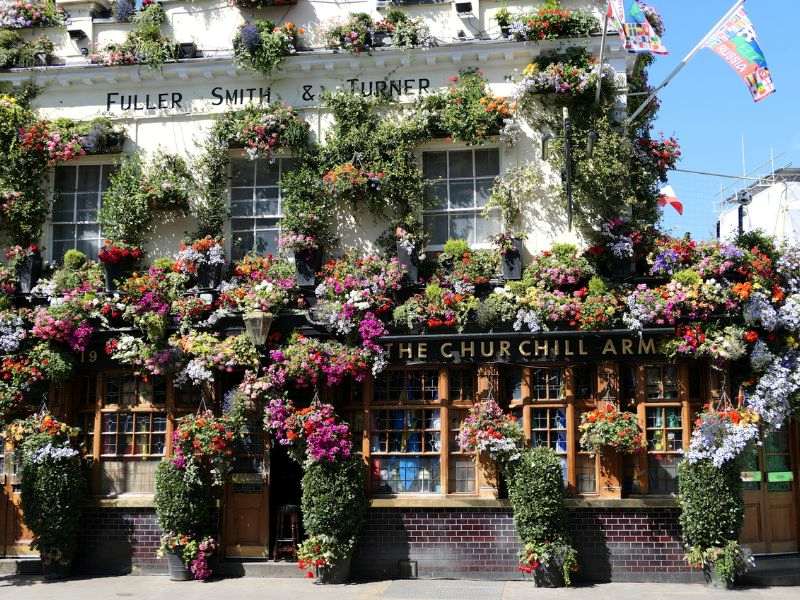 Kult-Kneipe in London The Churchill Arms Kult-Kneipe in London The Churchill Arms